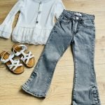 Grijze spijker flared pants met een split aan de zijkant
