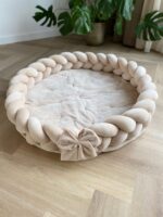 Beige gevlochten ronde velvet speelnest