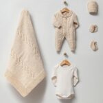 Beige 6-delig newborn setje met een kraag