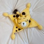 Handgemaakte gele knuffel