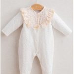Witte_boxpakje_met_bleoemenprint_lavikids