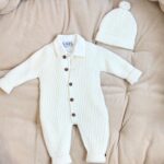 Witte_gebreide_boxpakje_van_merino_wol_lavikids
