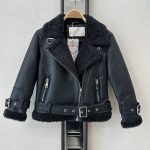 Zwarte gevoerde biker jas