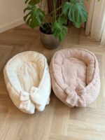 Cappuccino teddy babynest met een strikje - Afbeelding 2