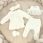 Beige_newborn_setje_met_volant_lavikids