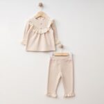 Beige_katoenen_setje_met_kant_lavikids