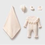 Creme_pasgeboren_setje_met_ruches_lavikids