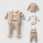 Beige_gebreide_setje_met_ruches_lavikids