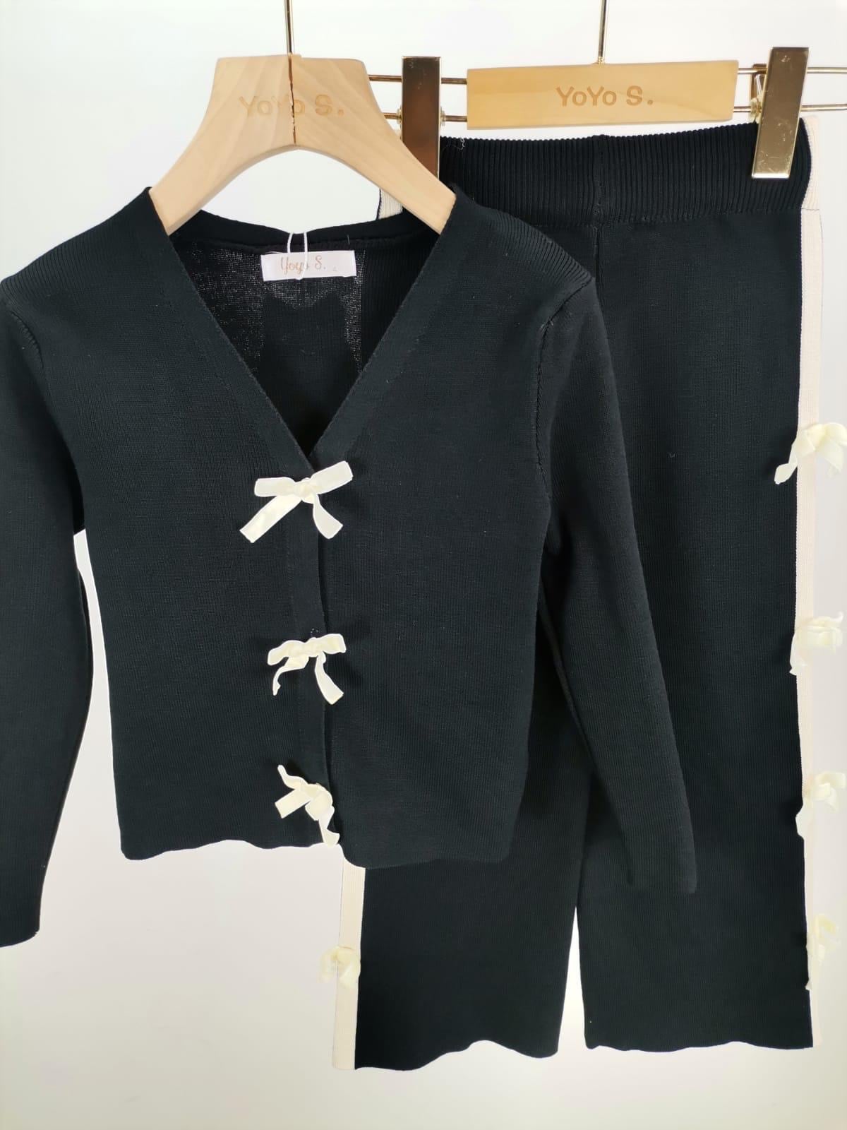 Zwarte_twinset_met_strikjes_lavikids