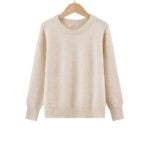 Creme_trui_met_een_ronde_hals_lavikids