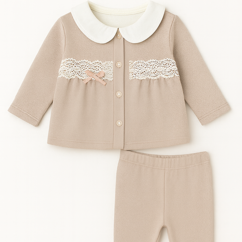 Roze_setje_met_kanten_details_lavikids