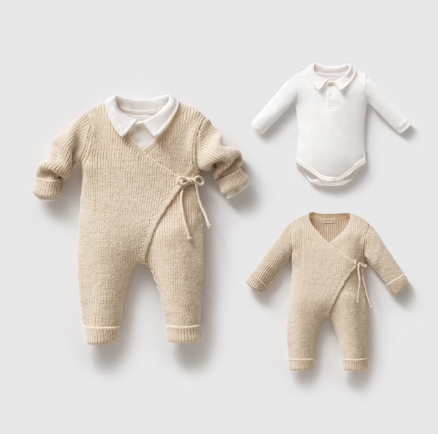 Beige_gebreide_overslagpakje_lavikids