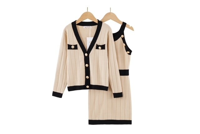 Beige_tweedelig_setje_met_een_vest_lavikids