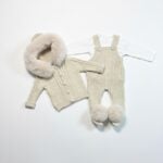 Beige_wollen_setje_met_een_tuinbroek_lavikids