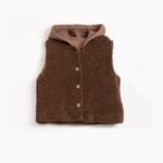 Bruine_teddy_bodywarmer_met_een_capuchon_lavikids