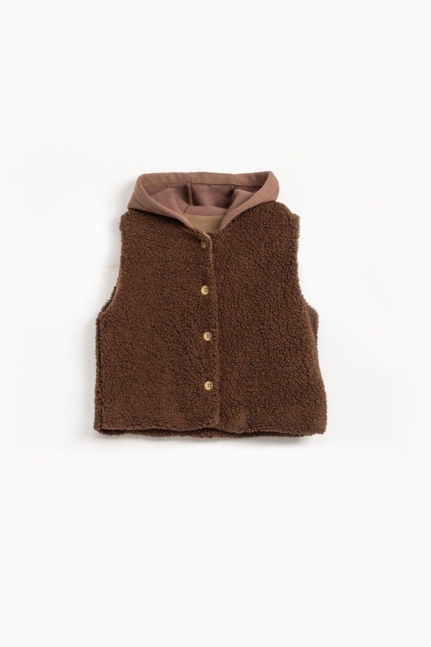 Bruine_teddy_bodywarmer_met_een_capuchon_lavikids