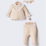 Pasgebore_setje_met_kanten_details_lavikids