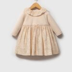 Beige_jurk_met_een_bloemen_print_lavikids