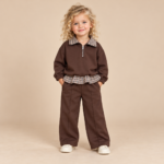 Bruin_Meisjessetje_met_Geruite_Kraag_en_Ruches_lavi_kids